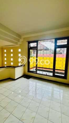 Rumah di Graha, 1 KT, Pemandangan Kota, LT 276m² LB 201m² Rumah di Graha, 1 KT, Pemandangan Kota, LT 276m² LB 201m²