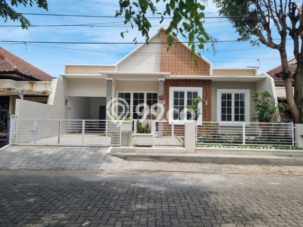 Dijual Cepat Rumah Favorit Siap Huni LB 170m2 di Semarang Barat, Semarang Dijual Cepat Rumah Favorit Siap Huni LB 170m2 di Semarang Barat, Semarang