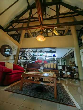 Dijual Rumah Luas Elegan Dengan View Eksklusif di Cinere, Jakarta Selatan Dijual Rumah Luas Elegan Dengan View Eksklusif di Cinere, Jakarta Selatan