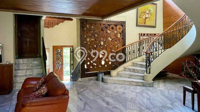 Jual Rumah Luas Megah Dengan View Cantik di Lebak Bulus, Jakarta Selatan Jual Rumah Luas Megah Dengan View Cantik di Lebak Bulus, Jakarta Selatan