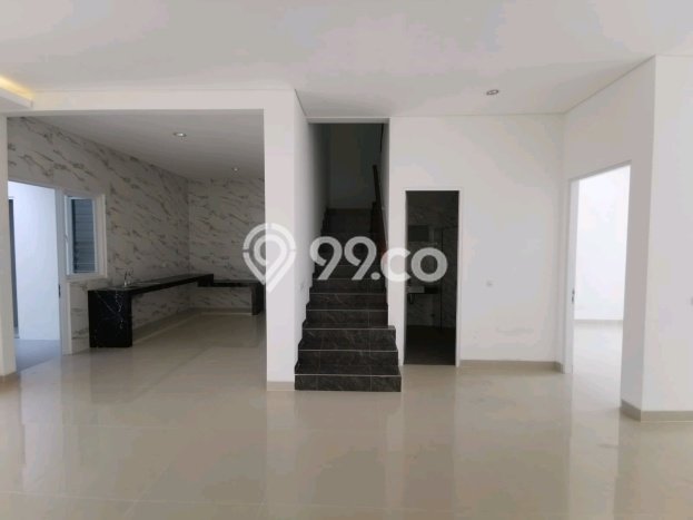 Rumah Mewah Siap Huni LT 180m2 di Wiyung, Surabaya Rumah Mewah Siap Huni LT 180m2 di Wiyung, Surabaya