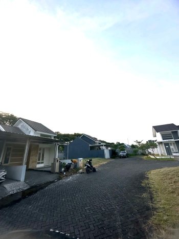 Hunian Strategis 2 KT LB 53m2 Kondisi Bagus di Menganti Hunian Strategis 2 KT LB 53m2 Kondisi Bagus di Menganti