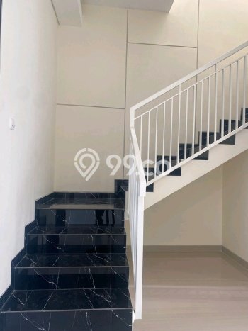 For Sale Rumah Mewah Exclusive di Rungkut, Surabaya For Sale Rumah Mewah Exclusive di Rungkut, Surabaya