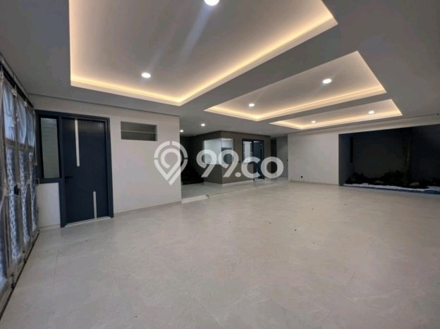 Rumah Elit LB 567m2 Siap Pakai Desain Elegan di Citraland, Surabaya Rumah Elit LB 567m2 Siap Pakai Desain Elegan di Citraland, Surabaya
