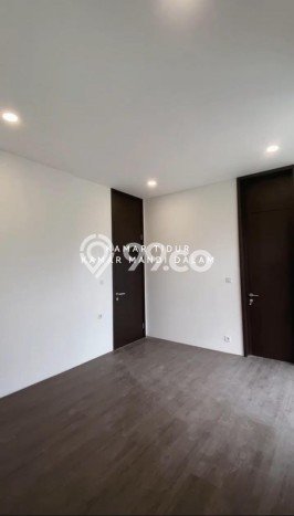 Ready to Use! Premium House LT 180m2 Desain Elegan di Lebak Bulus Ready to Use! Premium House LT 180m2 Desain Elegan di Lebak Bulus