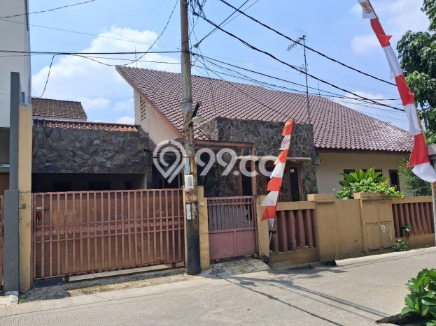 Ready to Use! Luxury House LT 300m2 Desain Elegan di Jatimakmur Ready to Use! Luxury House LT 300m2 Desain Elegan di Jatimakmur