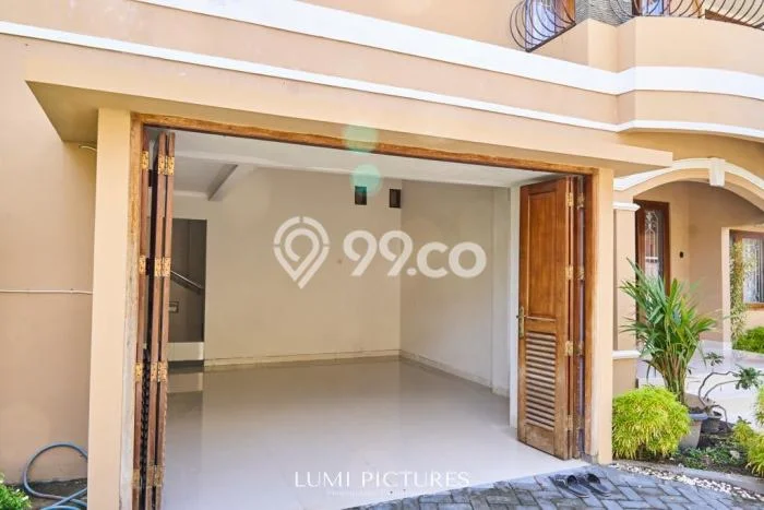 Rumah Elit Modern Tanpa Renovasi di Kaliurang Sleman Rumah Elit Modern Tanpa Renovasi di Kaliurang Sleman
