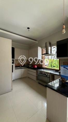 Vila di , Ukuran 302m2m², Cocok untuk tempat tinggal Anda Vila di , Ukuran 302m2m², Cocok untuk tempat tinggal Anda