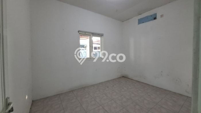 Dijual Rumah 3 Kamar Lokasi Strategis Nyaman dan Strategis di Karangpilang Dijual Rumah 3 Kamar Lokasi Strategis Nyaman dan Strategis di Karangpilang