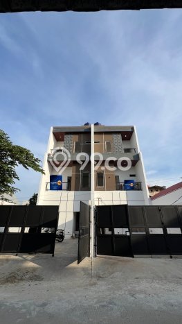 For Sale Hunian Rumah Nyaman 3 Kamar di Kav DKI, Jakarta Barat For Sale Hunian Rumah Nyaman 3 Kamar di Kav DKI, Jakarta Barat