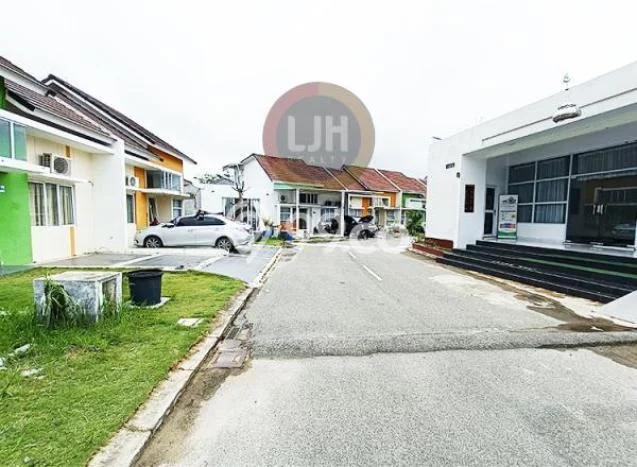 UNIT SPESIAL! Rumah di Batam Kota, 2 KT, Dekat Fasilitas, Luas 90m² LB 36m² UNIT SPESIAL! Rumah di Batam Kota, 2 KT, Dekat Fasilitas, Luas 90m² LB 36m²