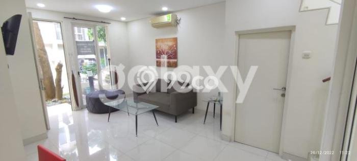 UNIT LANGKA! Rumah kawasan Pakuwon City, 1 KM, View Kota, Luas 60m2m² Bangunan 72m2m² UNIT LANGKA! Rumah kawasan Pakuwon City, 1 KM, View Kota, Luas 60m2m² Bangunan 72m2m²