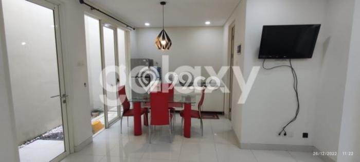 UNIT LANGKA! Rumah kawasan Pakuwon City, 1 KM, View Kota, Luas 60m2m² Bangunan 72m2m² UNIT LANGKA! Rumah kawasan Pakuwon City, 1 KM, View Kota, Luas 60m2m² Bangunan 72m2m²