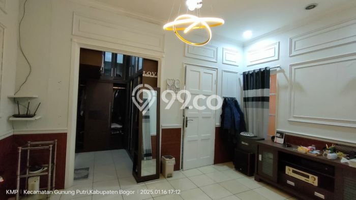 Jual Rumah Mewah Megah Dengan View Eksklusif di Cibubur, Jakarta Timur Jual Rumah Mewah Megah Dengan View Eksklusif di Cibubur, Jakarta Timur
