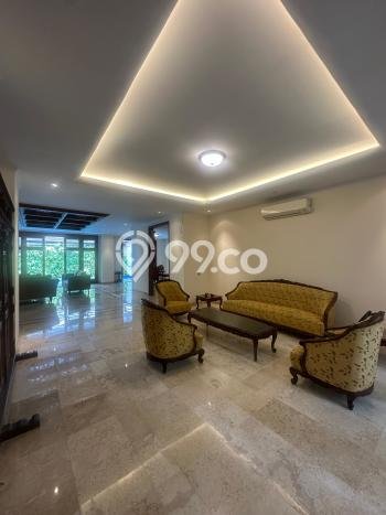 Disewakan Rumah Murah di Kemang Jakarta Selatan Punya 7 Kamar Tidur Disewakan Rumah Murah di Kemang Jakarta Selatan Punya 7 Kamar Tidur