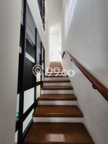 Ready to Use! Premium House LT 209m2 Desain Modern di Kemang Ready to Use! Premium House LT 209m2 Desain Modern di Kemang
