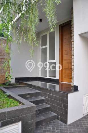 Siap Huni Hunian Elit 5 Kamar di Kebayoran Baru Dekat ke Mana Saja Siap Huni Hunian Elit 5 Kamar di Kebayoran Baru Dekat ke Mana Saja