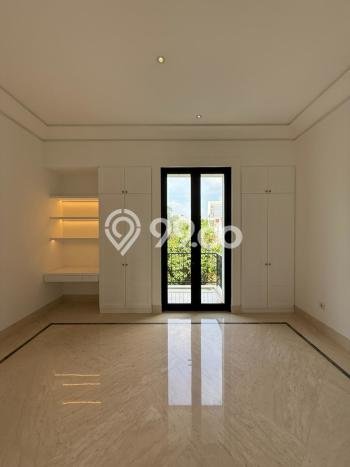 Hunian Elit LB 833m2 Siap Pakai Desain Elegan di Kemang, Jakarta Selatan Hunian Elit LB 833m2 Siap Pakai Desain Elegan di Kemang, Jakarta Selatan