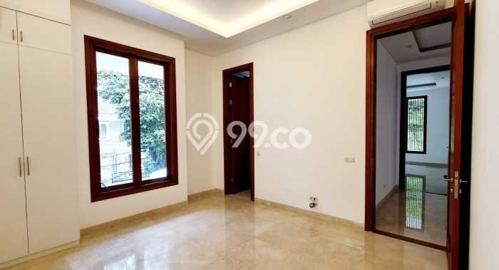 Lokasi terbaik! Rumah siap huni dikontrakkan di Kebayoran Baru LB 650m2 Lokasi terbaik! Rumah siap huni dikontrakkan di Kebayoran Baru LB 650m2