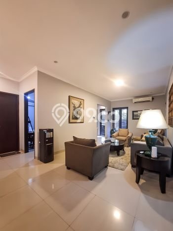 Ready to Use! Luxury House LT 264m2 Desain Elegan di Pejaten Ready to Use! Luxury House LT 264m2 Desain Elegan di Pejaten