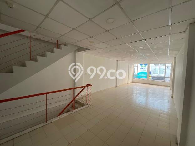 Ruko Disewa di Tanah Abang, Jakarta Pusat, LT 69m2 / LB 279m2 Ruko Disewa di Tanah Abang, Jakarta Pusat, LT 69m2 / LB 279m2