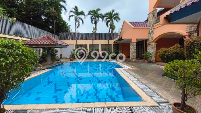 Rumah sewa siap pakai 7 KT di Lebak Bulus, Jakarta Selatan Rumah sewa siap pakai 7 KT di Lebak Bulus, Jakarta Selatan