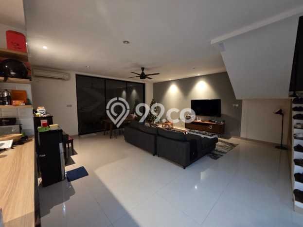 Rumah Elit Modern Tanpa Renovasi di Lebak Bulus Jakarta Selatan Rumah Elit Modern Tanpa Renovasi di Lebak Bulus Jakarta Selatan