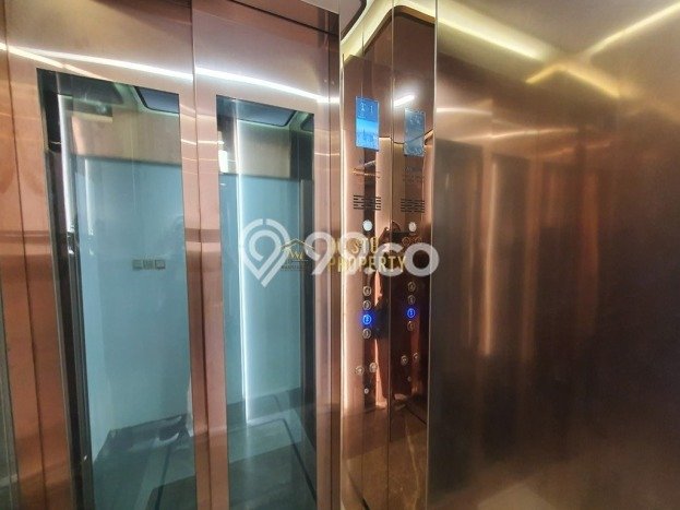 Untuk Dijual! Ruko di Gandaria Jakarta Selatan LT 85m2 / LB 340m2 Kawasan Bisnis Untuk Dijual! Ruko di Gandaria Jakarta Selatan LT 85m2 / LB 340m2 Kawasan Bisnis