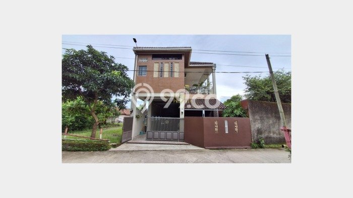 Rumah Strategis Modern Lb 360m2 di Prambanan, Sleman Rumah Strategis Modern Lb 360m2 di Prambanan, Sleman
