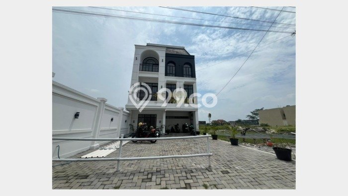 Unit Kost Dijual di Seturan dengan 33 Kamar Area Ramai Unit Kost Dijual di Seturan dengan 33 Kamar Area Ramai
