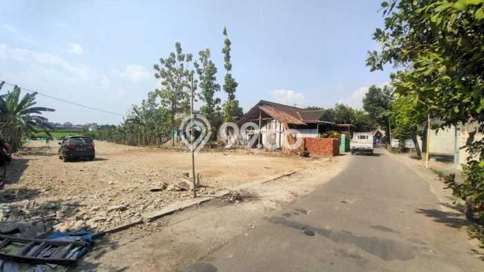 Tanah Dijual Lokasi Strategis di Bantul dengan Luas 202m2 Tanah Dijual Lokasi Strategis di Bantul dengan Luas 202m2