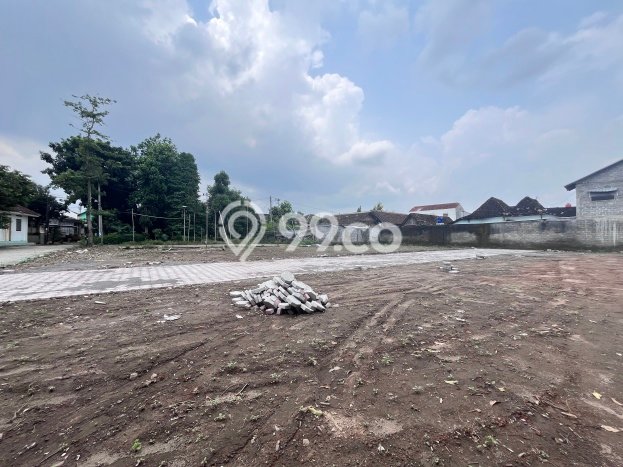 LOKASI STRATEGIS! Tanah Kawasan Berbah, Luas 113m², Lingkungan Nyaman, Cocok untuk Investasi LOKASI STRATEGIS! Tanah Kawasan Berbah, Luas 113m², Lingkungan Nyaman, Cocok untuk Investasi