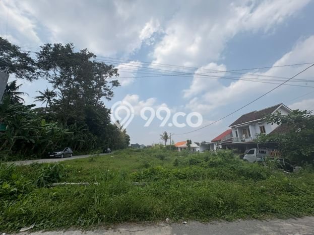 Tanah Kosong Dijual di Sleman dengan Area 200m2 Tanah Kosong Dijual di Sleman dengan Area 200m2
