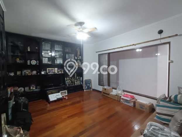 Rumah Eksklusif Dijual LT 243m2 di Kebon Jeruk, Jakarta Barat Rumah Eksklusif Dijual LT 243m2 di Kebon Jeruk, Jakarta Barat