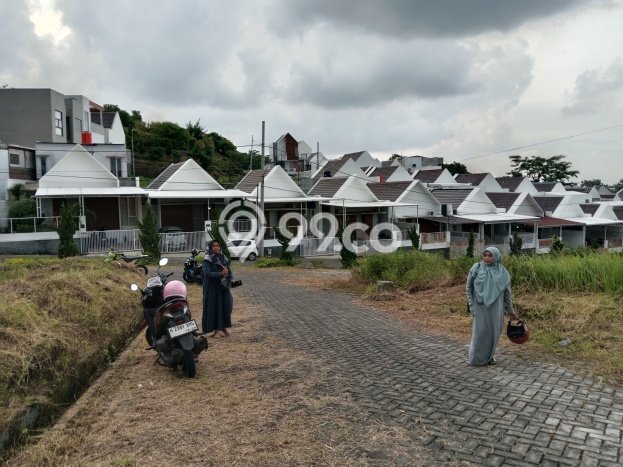Dijual Segera Rumah 2 KT 1 KM di Area Premium, Semarang Dijual Segera Rumah 2 KT 1 KM di Area Premium, Semarang