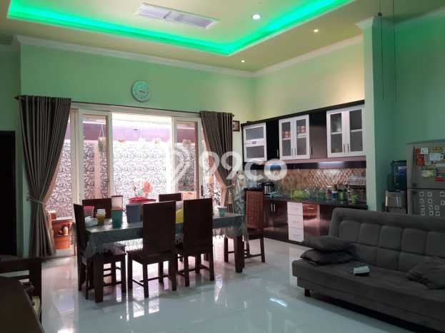 Hunian Elit LB 400m2 Siap Huni Desain Elegan di Soekarno Hatta, Malang Hunian Elit LB 400m2 Siap Huni Desain Elegan di Soekarno Hatta, Malang