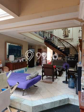 Rumah Elit Modern Tanpa Renovasi di Meruya Jakarta Barat Rumah Elit Modern Tanpa Renovasi di Meruya Jakarta Barat