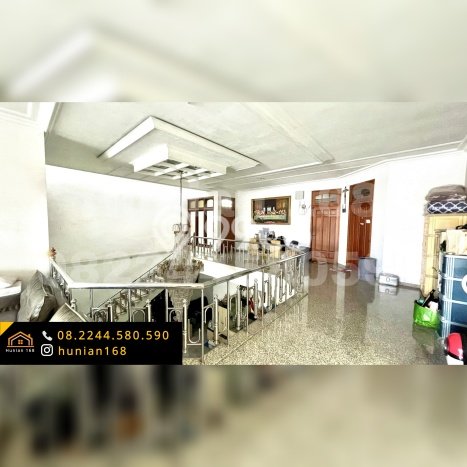 Dijual Rumah Luas Megah Dengan View Eksklusif di Galaxy, Surabaya Dijual Rumah Luas Megah Dengan View Eksklusif di Galaxy, Surabaya