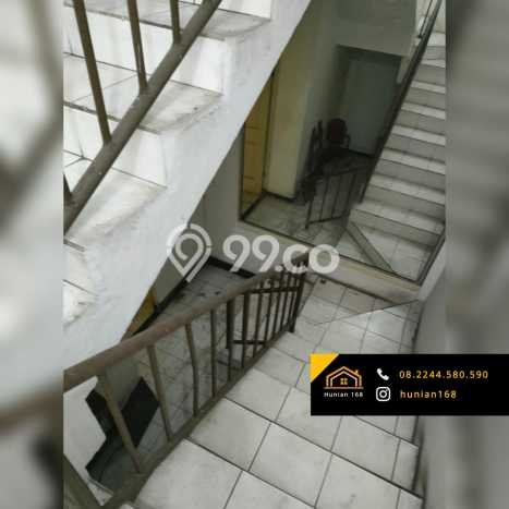 Ruko disewakan di Genteng Surabaya dengan luas bangunan 284m2 Ruko disewakan di Genteng Surabaya dengan luas bangunan 284m2