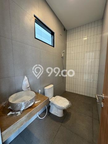 Hunian Mewah LB 260m2 Siap Huni Desain Elegan di BSD, Tangerang Hunian Mewah LB 260m2 Siap Huni Desain Elegan di BSD, Tangerang