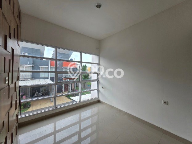 Dijual Rumah Eksklusif 3 KT di Gading Serpong, Tangerang Dijual Rumah Eksklusif 3 KT di Gading Serpong, Tangerang