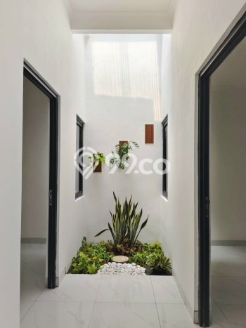 Rumah Luas Asri 3 KT Siap Pakai di BSD Tangerang Rumah Luas Asri 3 KT Siap Pakai di BSD Tangerang