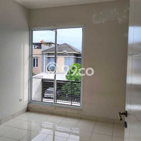 For Sale Hunian Rumah Terawat 4 KT di Gading Serpong, Tangerang For Sale Hunian Rumah Terawat 4 KT di Gading Serpong, Tangerang