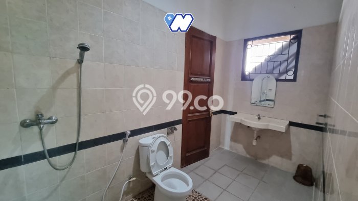 Rumah Elit Modern Tanpa Renovasi di Setiabudi Bandung Rumah Elit Modern Tanpa Renovasi di Setiabudi Bandung