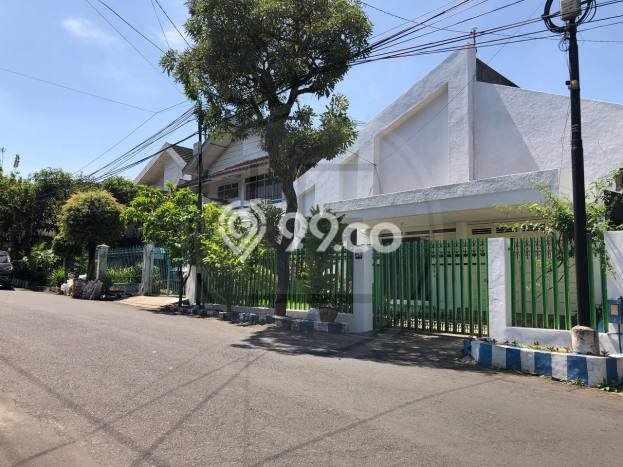 Rumah Nyaman area , Malang, Luas 283m2m² Bangunan 180m2m² Rumah Nyaman area , Malang, Luas 283m2m² Bangunan 180m2m²