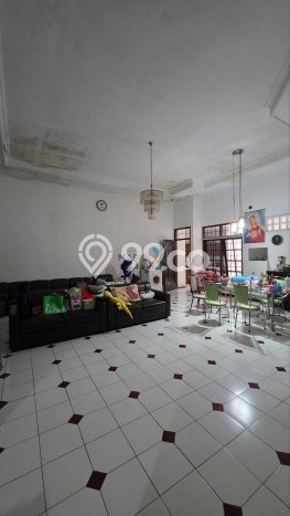Rumah Asri area , Malang, Luas 300m2m² Bangunan 250m2m² Rumah Asri area , Malang, Luas 300m2m² Bangunan 250m2m²