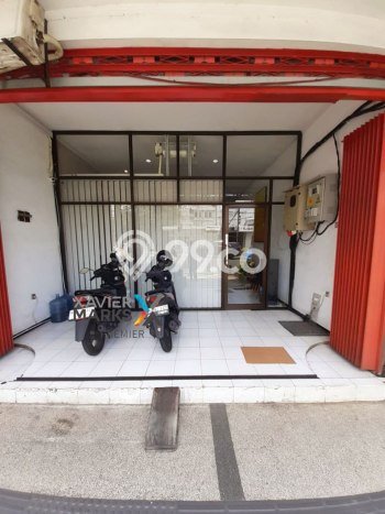 KAWASAN PREMIUM! Ruko di Klojen, Luas 186m2m², Akses Utama KAWASAN PREMIUM! Ruko di Klojen, Luas 186m2m², Akses Utama