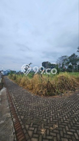 Rumah Mewah LB 128m2 Siap Huni Desain Elegan di Batu, Malang Rumah Mewah LB 128m2 Siap Huni Desain Elegan di Batu, Malang