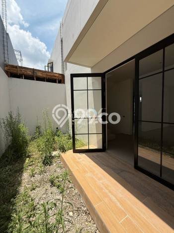 FEATURED! Rumah Nyaman di , Luas 135m2m² Bangunan 150m2m² FEATURED! Rumah Nyaman di , Luas 135m2m² Bangunan 150m2m²