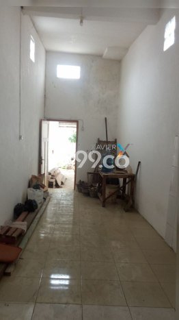 Ruko Disewa di Malang dengan LB 185m2 Area Komersial Ramai Ruko Disewa di Malang dengan LB 185m2 Area Komersial Ramai